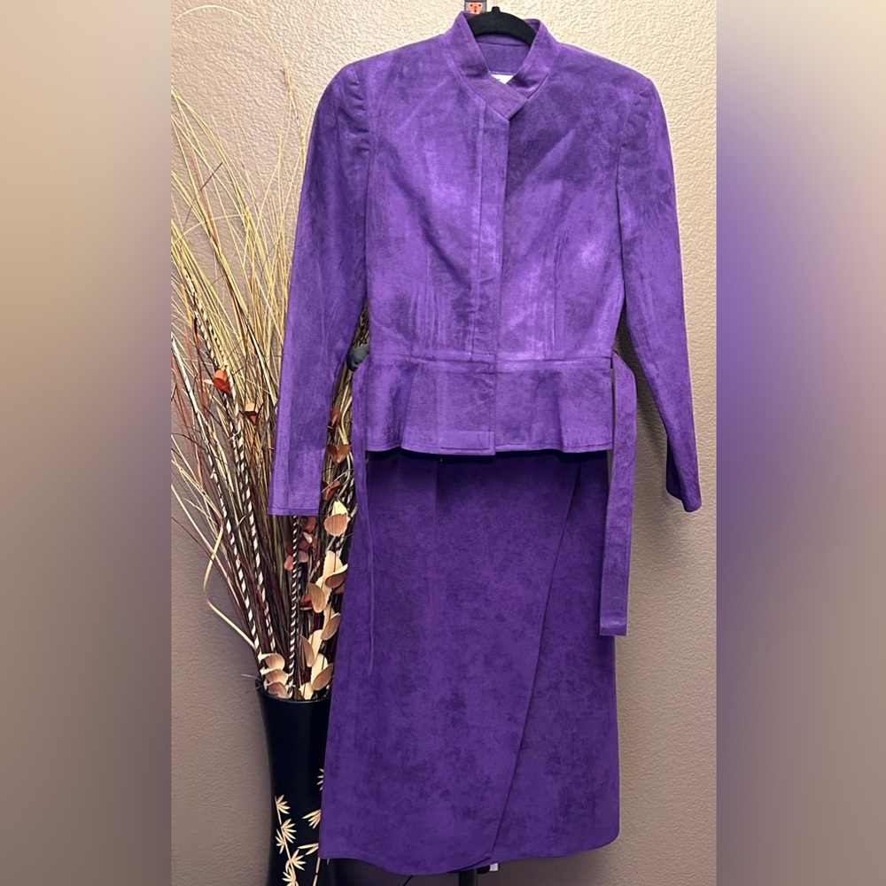 Joan Leslie by Kasper Vintage purple suede skirt & jacket suit